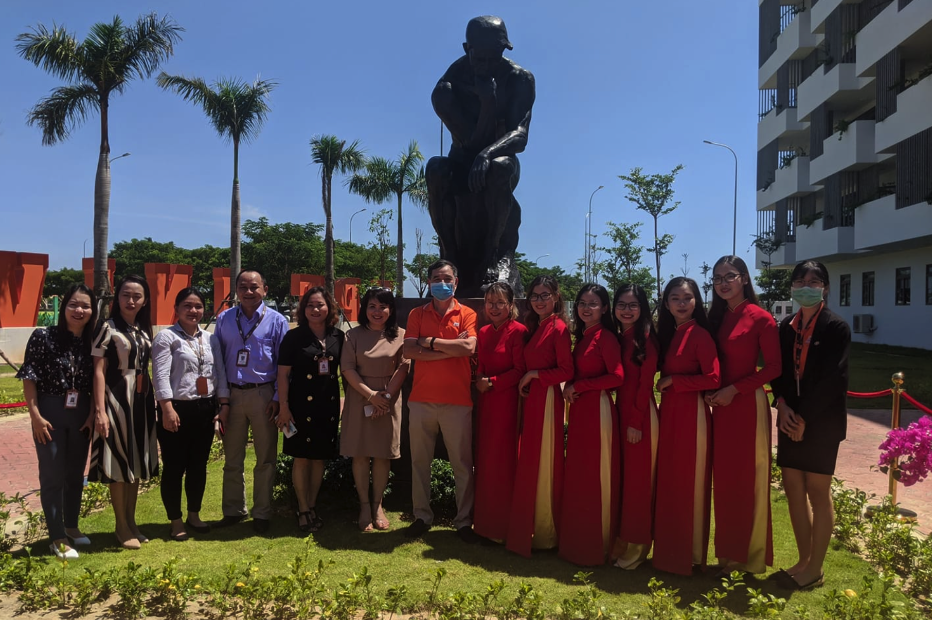 ĐH FPT thành ngôi trường thứ 8 trên thế giới sở hữu tượng The Thinker 